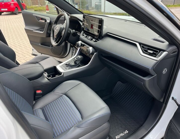 Toyota RAV4 SUV / Terénní 2,5 l 131 kw