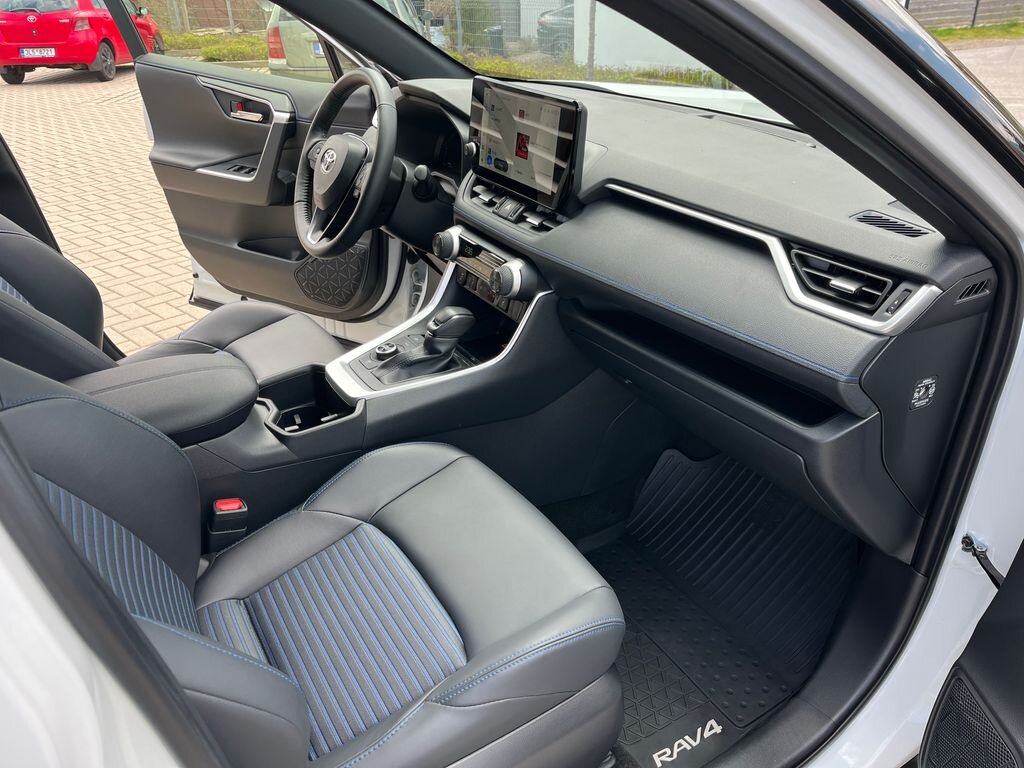 Toyota RAV4 SUV / Terénní 2,5 l 131 kw