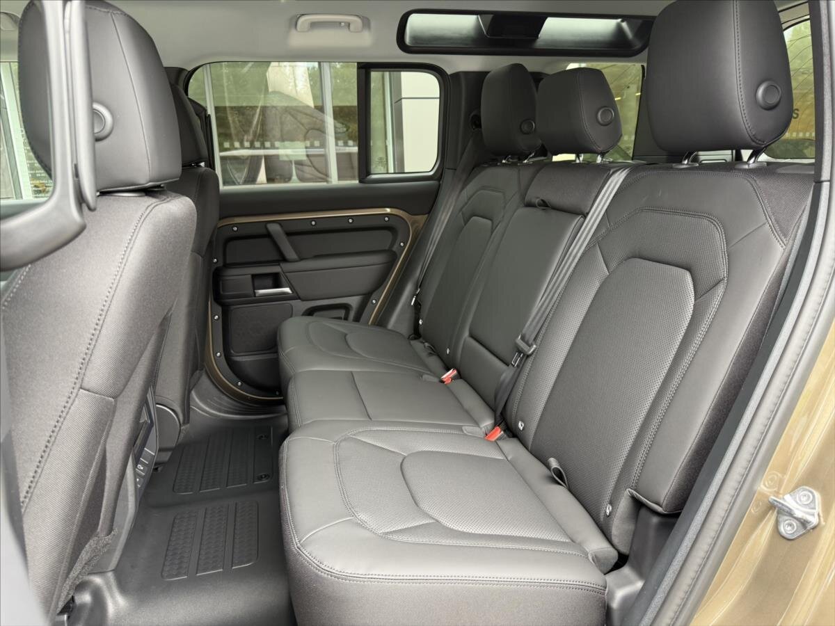 Land Rover Defender SUV / Terénní 3,0 l 147 kw