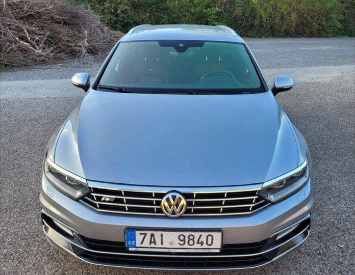 Volkswagen Passat 1