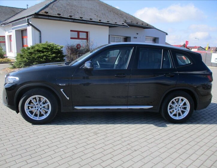 BMW X3 SUV / Terénní 2,0 l 215 kw
