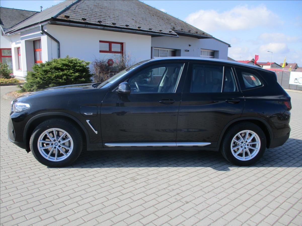 BMW X3 SUV / Terénní 2,0 l 215 kw