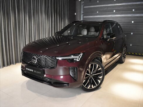 Volvo XC90 SUV / Terénní 2,0 l 335 kw