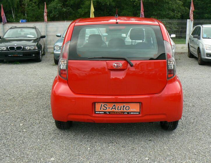 Daihatsu Sirion 6