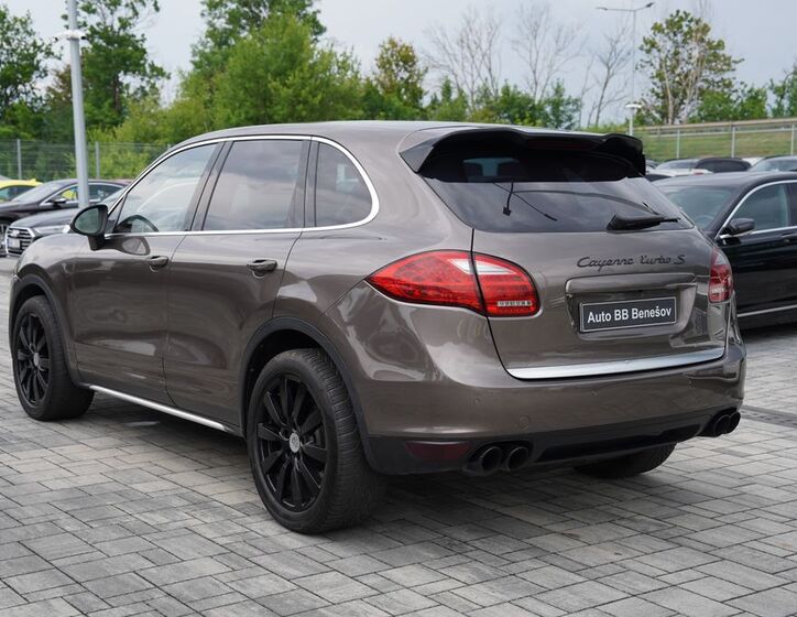 Porsche Cayenne 4