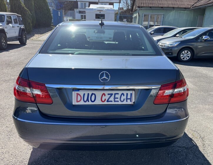 Mercedes-Benz Třídy E Sedan / Limuzína 2,1 l 100 kw