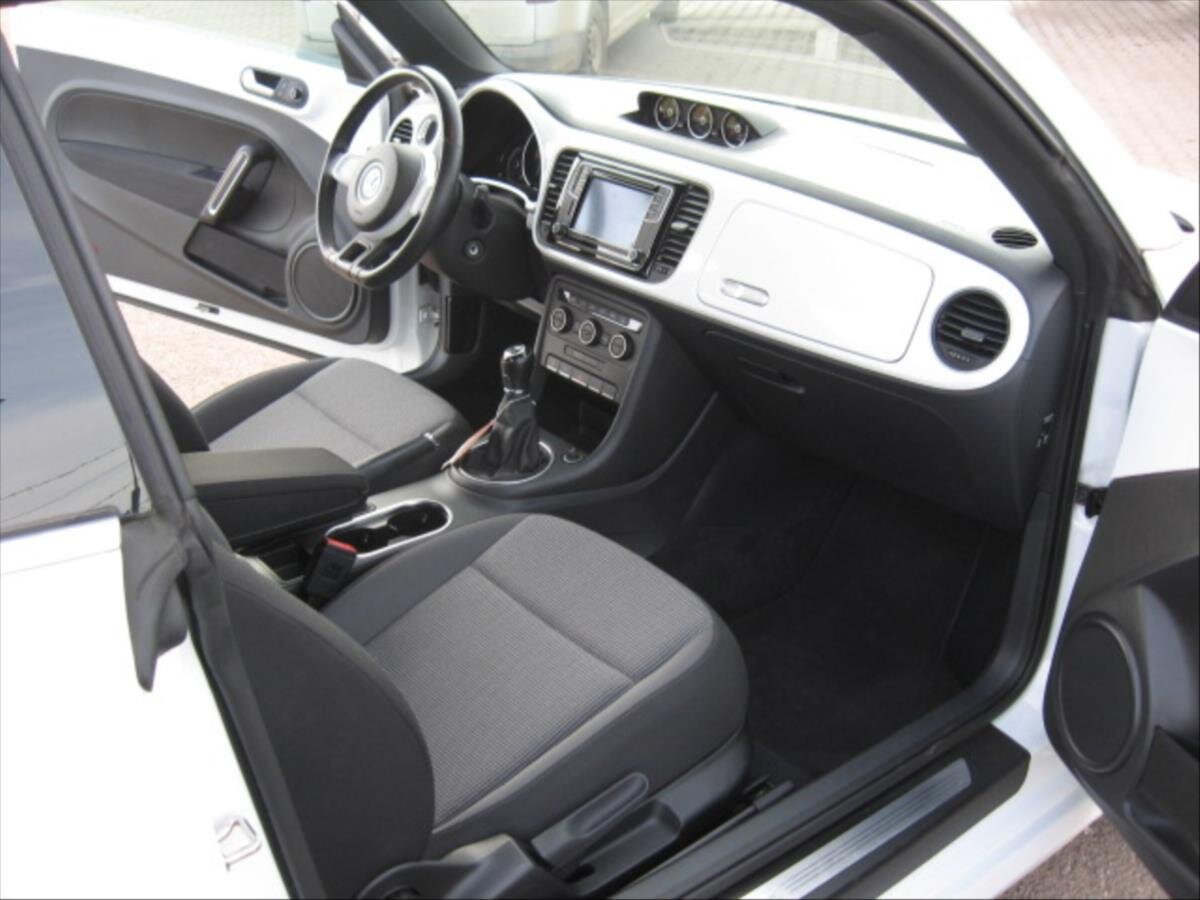 Volkswagen Beetle Hatchback 1,2 l 77 kw