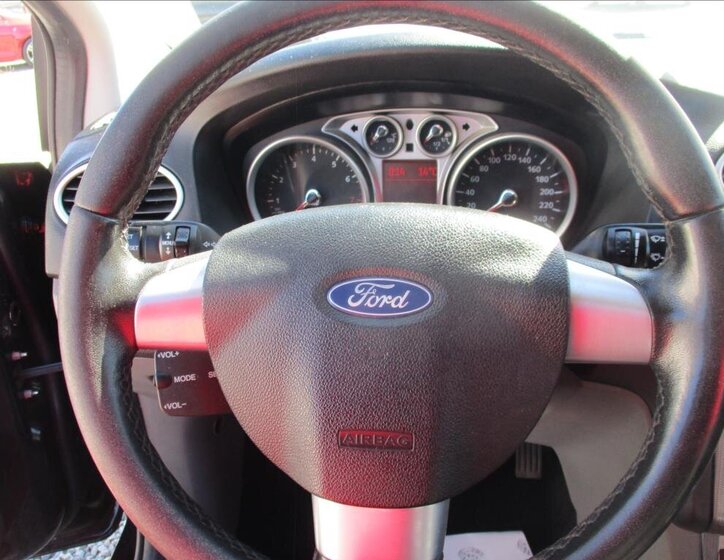 Ford Focus Kombi 1,6 l 74 kw