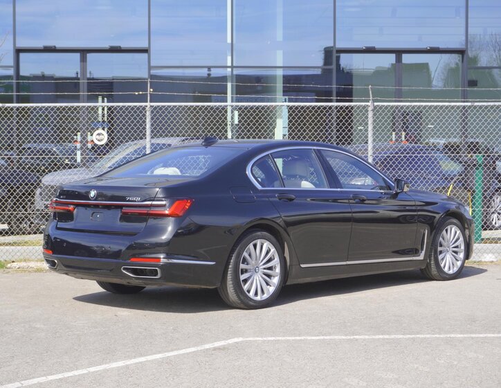 BMW Řada 7 14