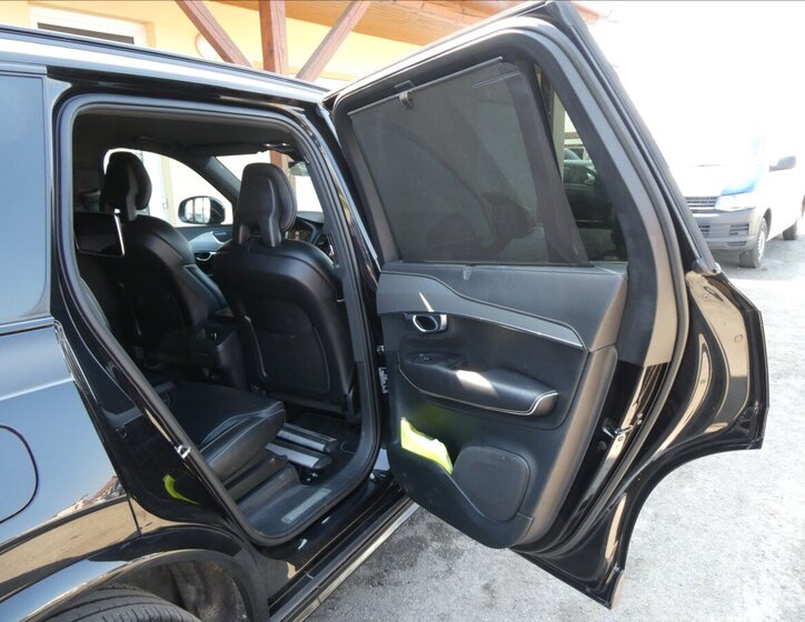 Volvo XC90 SUV / Terénní 2,0 l 228 kw