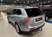 Mitsubishi Outlander SUV / Terénní 2,0 l 110 kw
