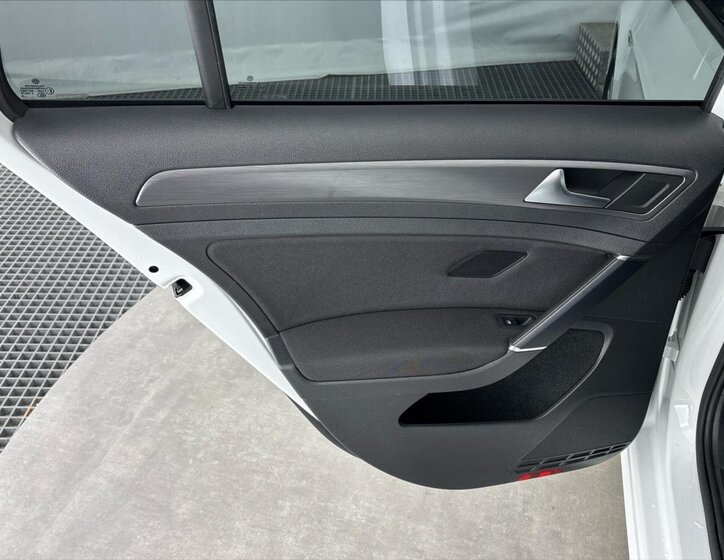 Volkswagen Golf Kombi 1,5 l 96 kw