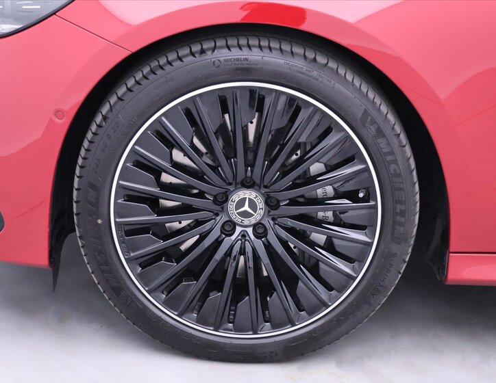 Mercedes-Benz Třídy E Kombi 2,0 l 145 kw