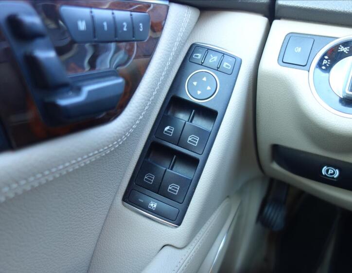 Mercedes-Benz Třídy C 30