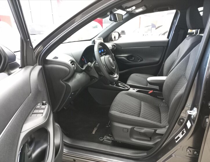 Toyota Yaris Cross CUV 1,5 l 68 kw