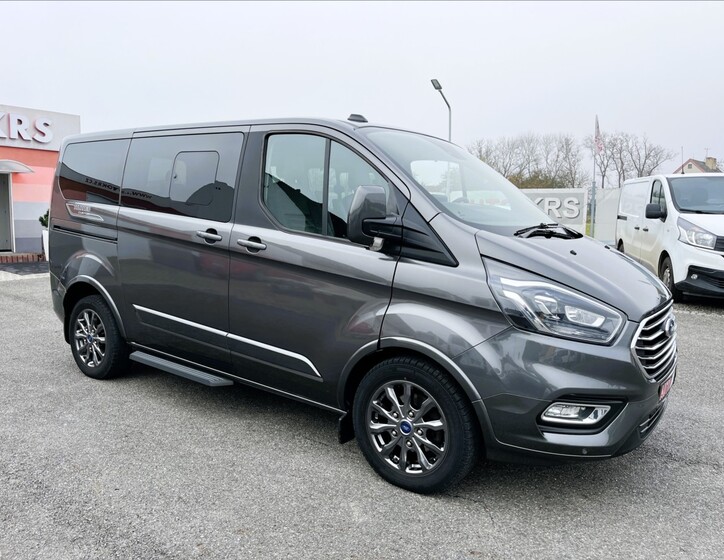 Ford Tourneo Custom 2
