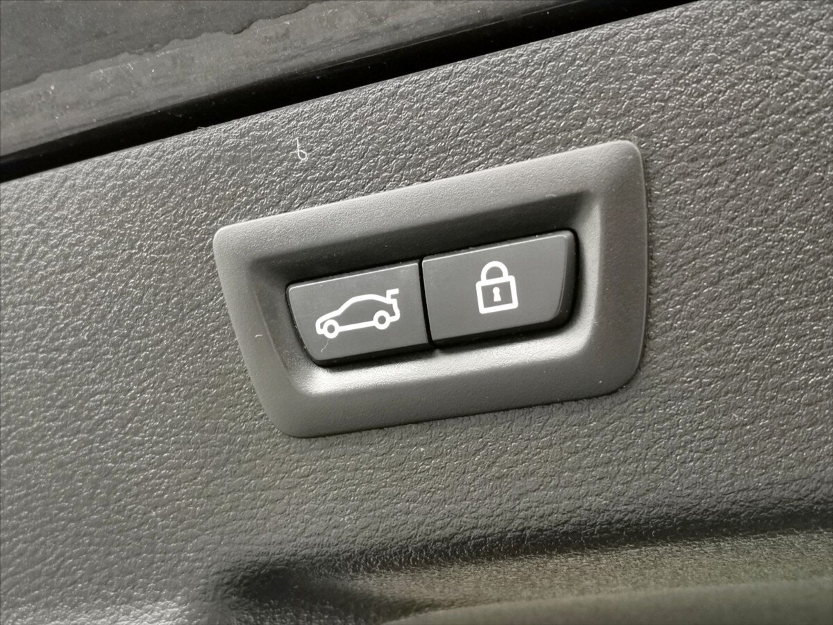 BMW X6 SUV / Terénní 3,0 l 190 kw