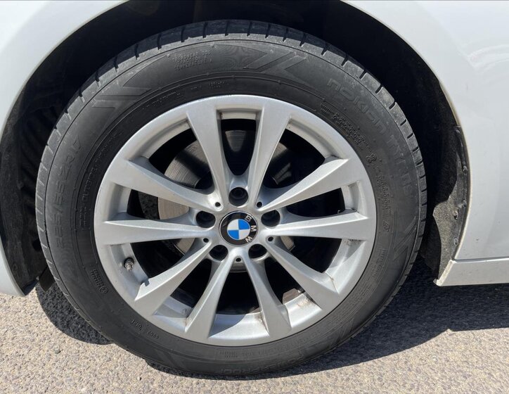 BMW Řada 3 Sedan / Limuzína 2,0 l 135 kw