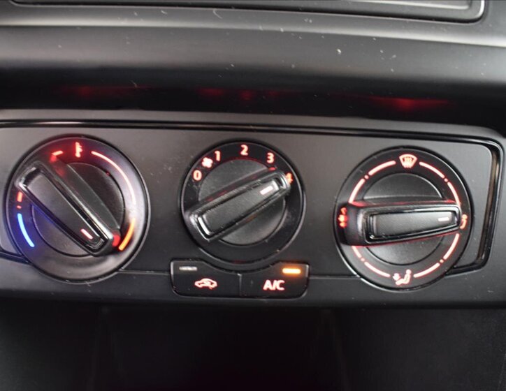 Volkswagen Polo Hatchback 999,0 44 kw