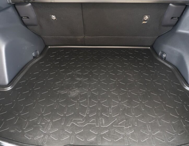 Toyota RAV4 SUV 2,5 l 131 kw