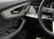 Audi Q7 16