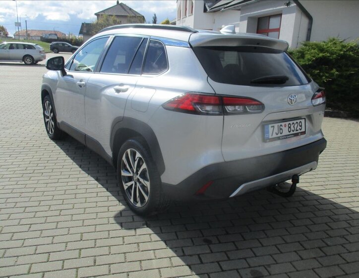 Toyota Corolla Cross 32