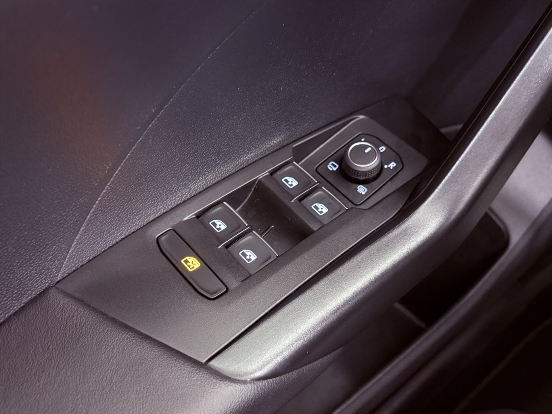 Volkswagen T-Cross Kombi 999,0 81 kw