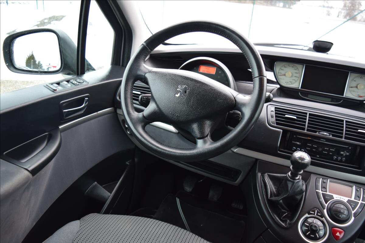 Peugeot 807 MPV 2,0 l 100 kw