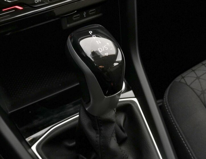 Volkswagen T-Cross Hatchback 999,0 81 kw