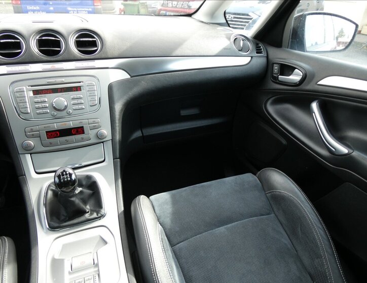 Ford S-MAX MPV 2,0 l 107 kw