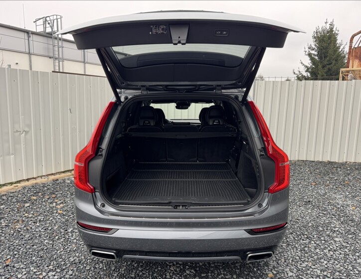 Volvo XC90 12