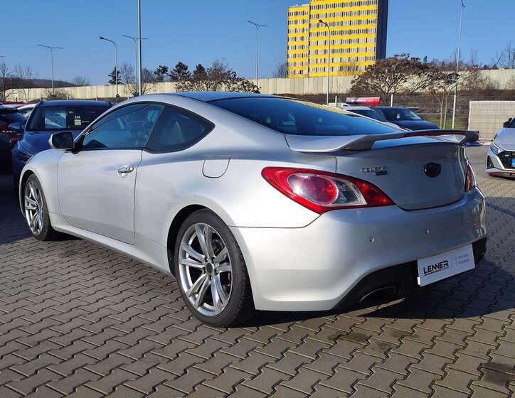 Hyundai Genesis Kupé 0,0 223 kw
