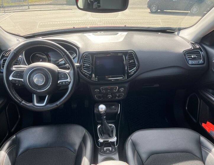 Jeep Compass SUV 1,4 l 103 kw