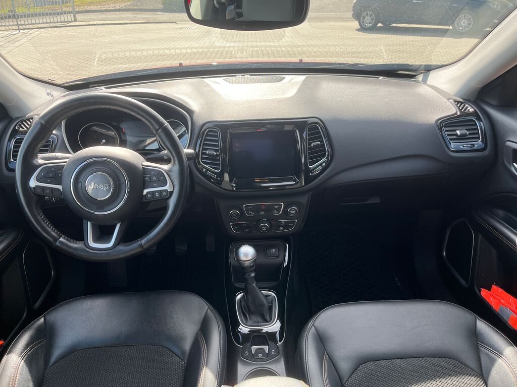 Jeep Compass SUV 1,4 l 103 kw