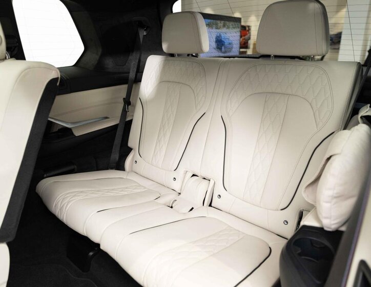 BMW X7 23