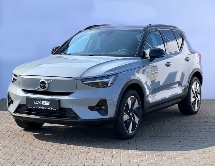 Volvo EX40 1