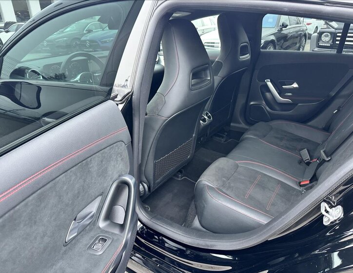 Mercedes-Benz CLA 10