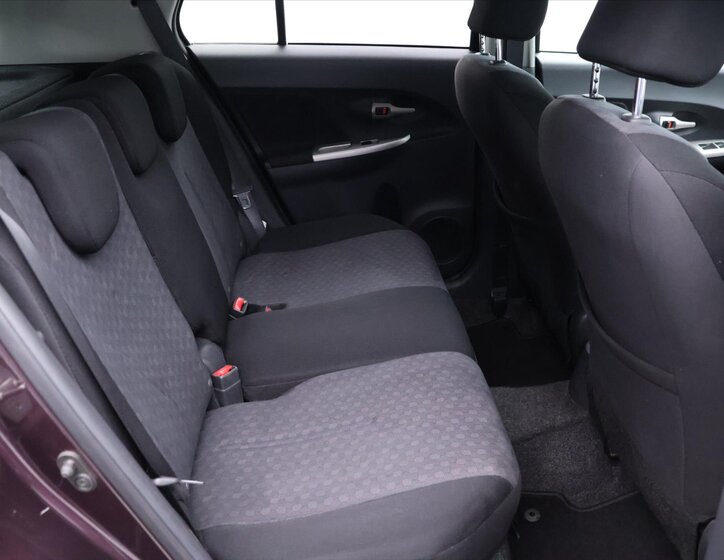 Toyota Urban Cruiser 12