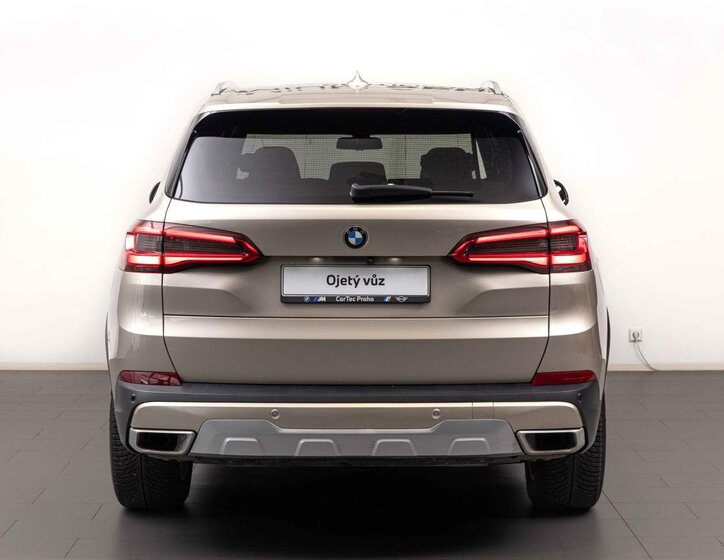 BMW X5 SUV 3,0 l 250 kw