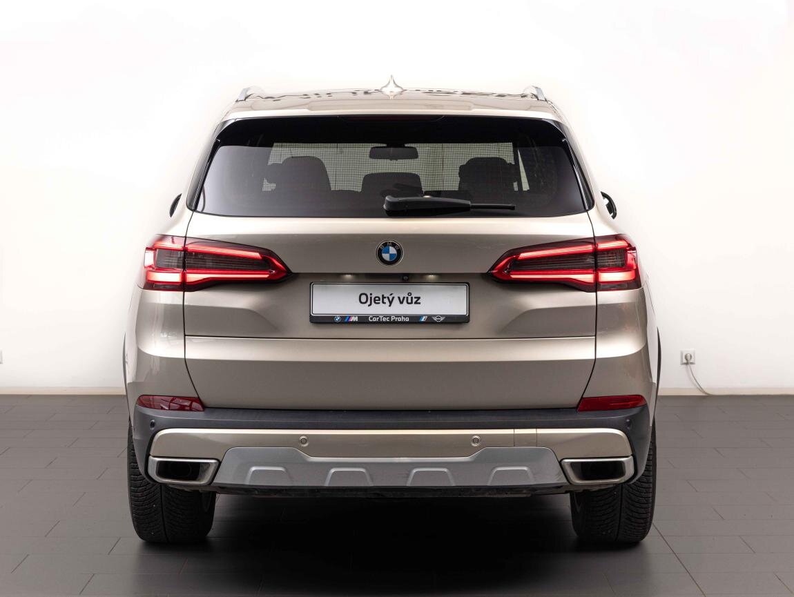 BMW X5 SUV 3,0 l 250 kw