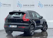 Volvo XC40 SUV / Terénní 2,0 l 145 kw