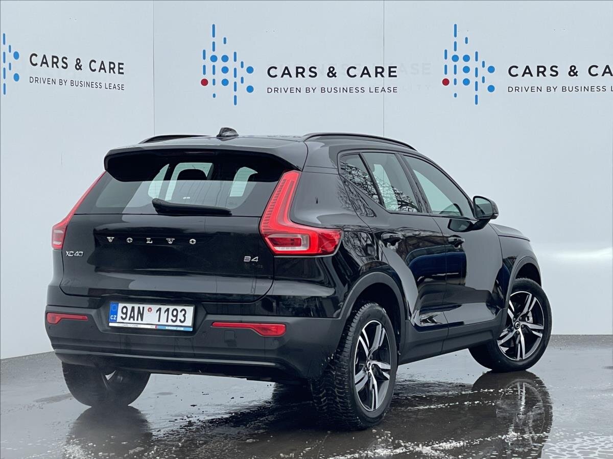 Volvo XC40 SUV / Terénní 2,0 l 145 kw