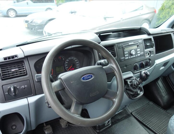 Ford Transit Skříň 2,2 l 74 kw