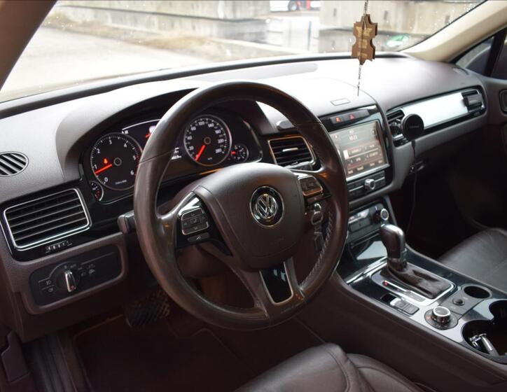 Volkswagen Touareg 13