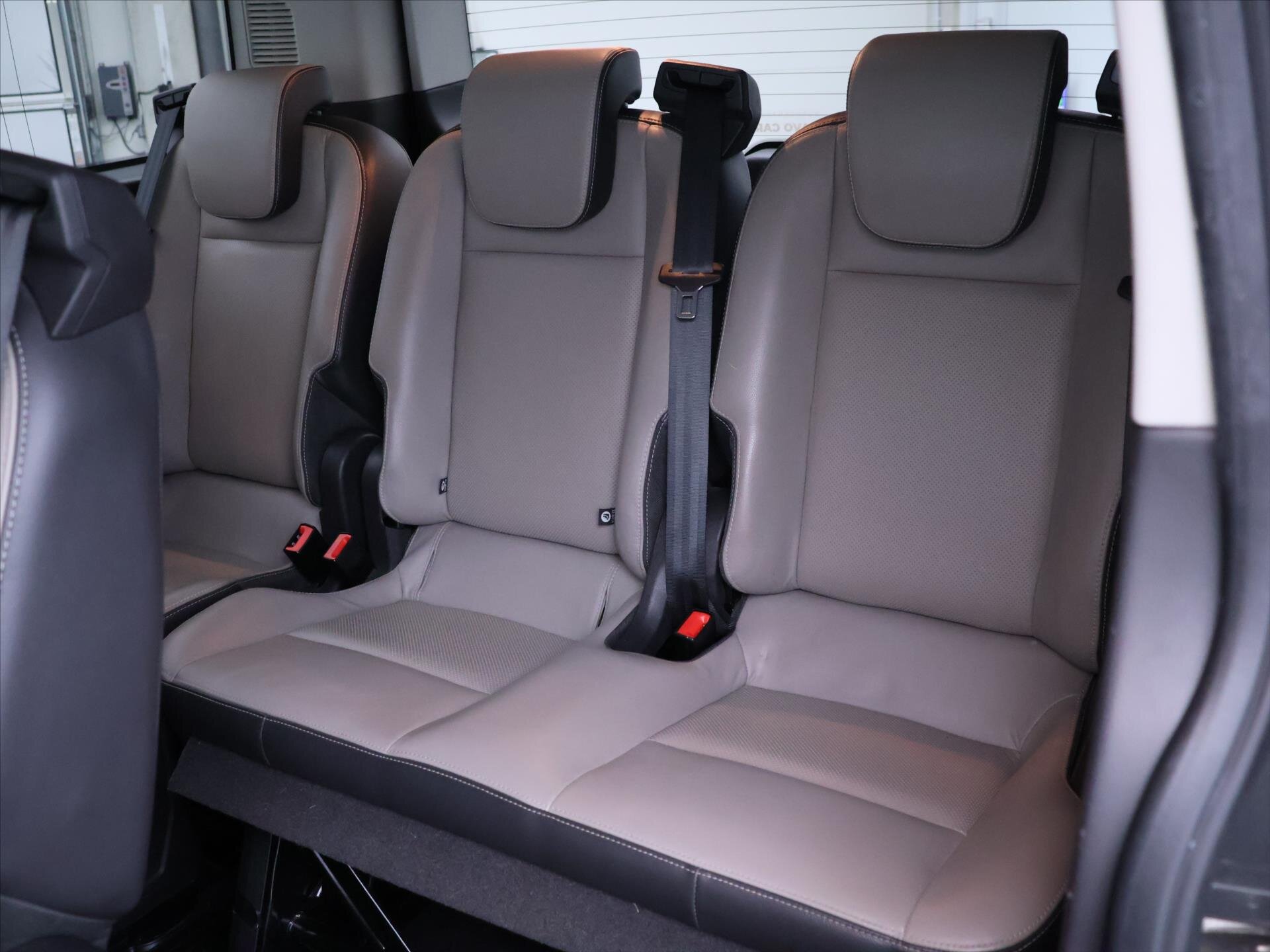 Ford Tourneo Custom MPV 2,0 l 125 kw