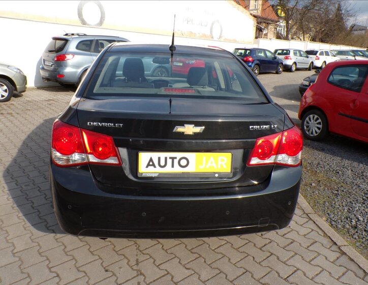 Chevrolet Cruze Sedan / Limuzína 2,0 l 110 kw
