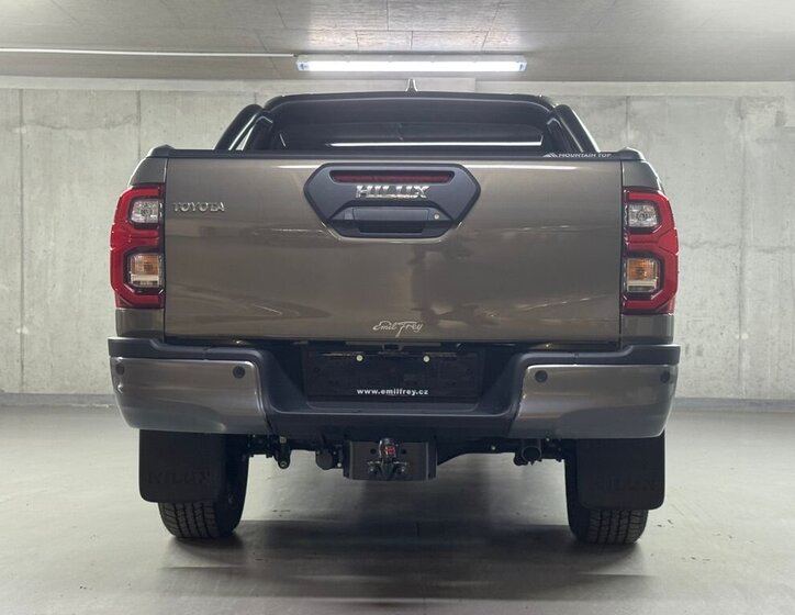 Toyota Hilux Pick-up 2,8 l 150 kw