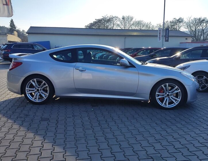 Hyundai Genesis Kupé 0,0 223 kw