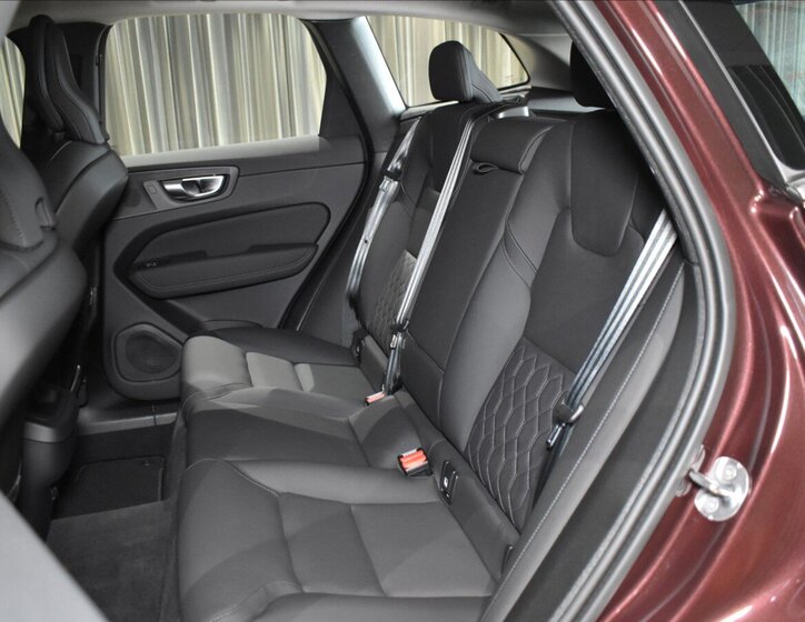 Volvo XC60 SUV / Terénní 2,0 l 184 kw