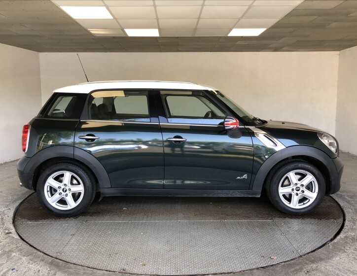 Mini Countryman 9